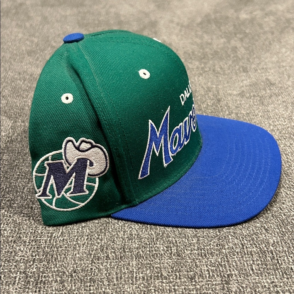 Dallas Mavericks Mitchell & Ness SnapBack - Picture 2 of 5